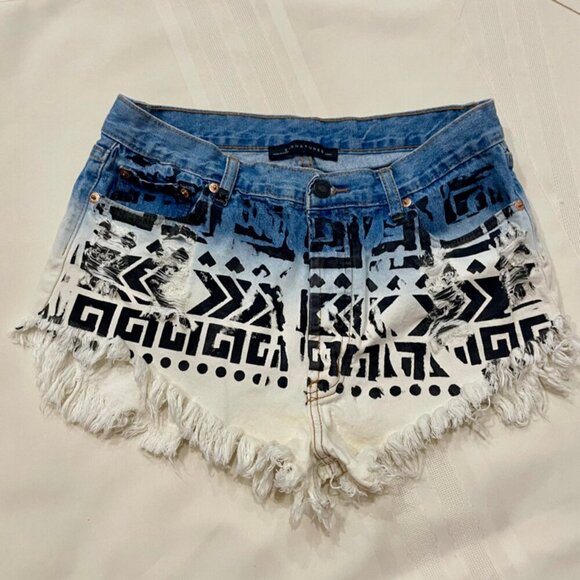 SIGNATURE 8 AZTEC DISTRESSED SHORTS SIZE LARGE - Picture 13 of 13